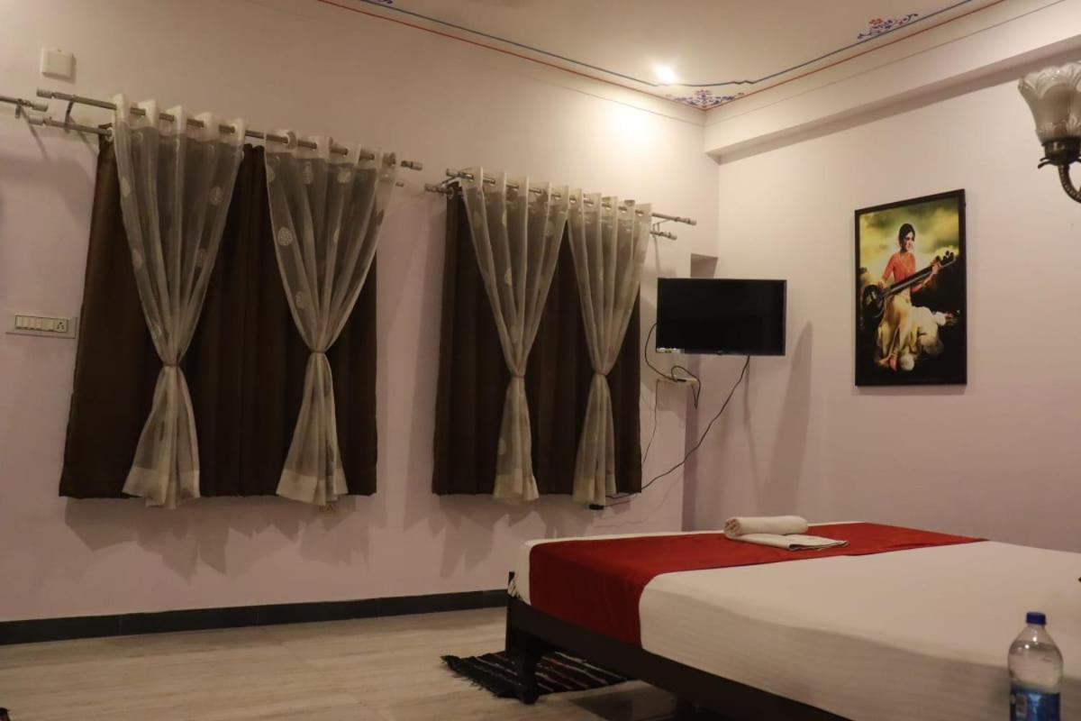 Hotel Shiv Palace ウダイプル エクステリア 写真