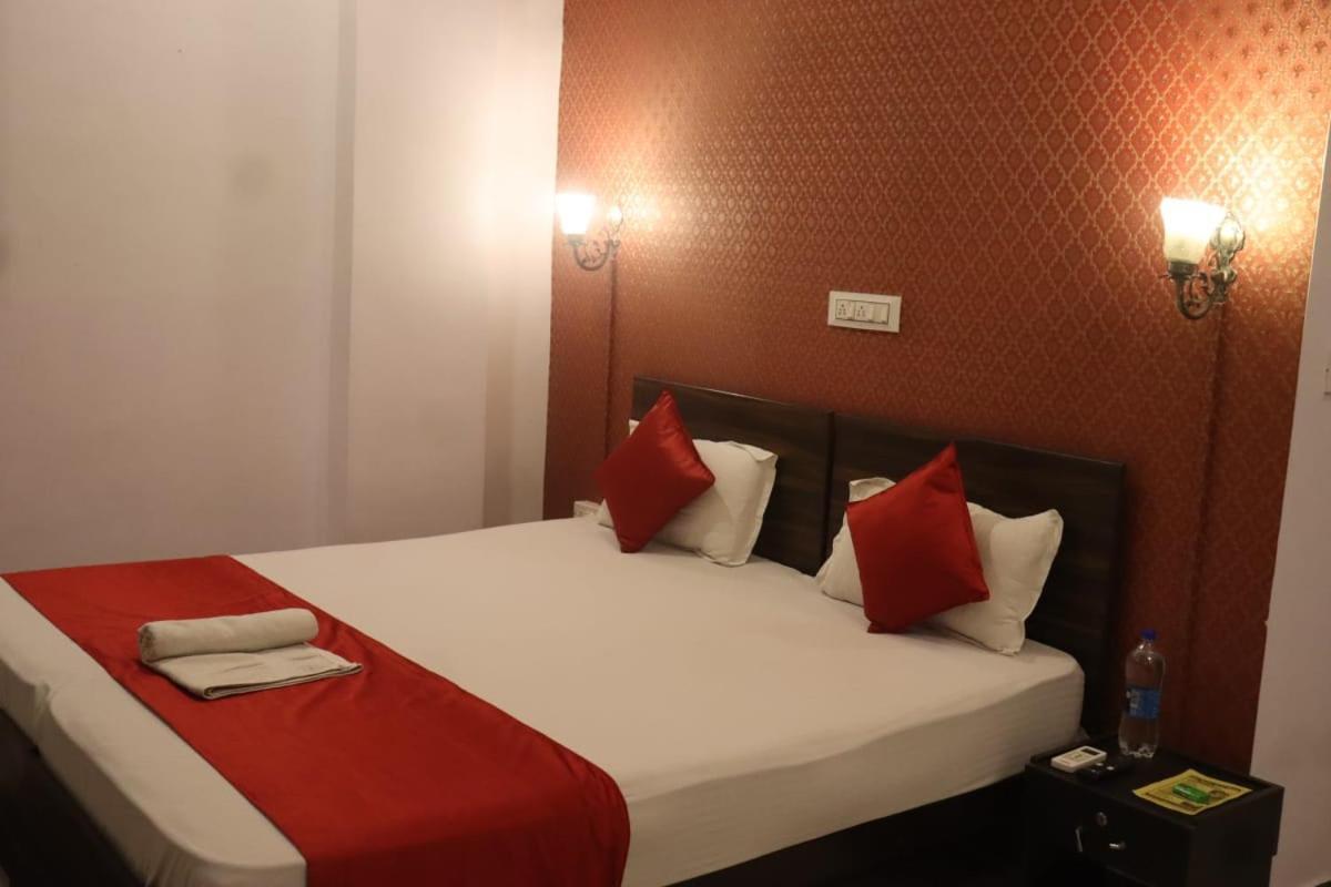 Hotel Shiv Palace ウダイプル エクステリア 写真