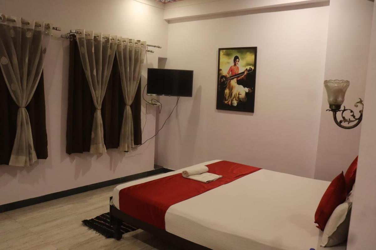Hotel Shiv Palace ウダイプル エクステリア 写真