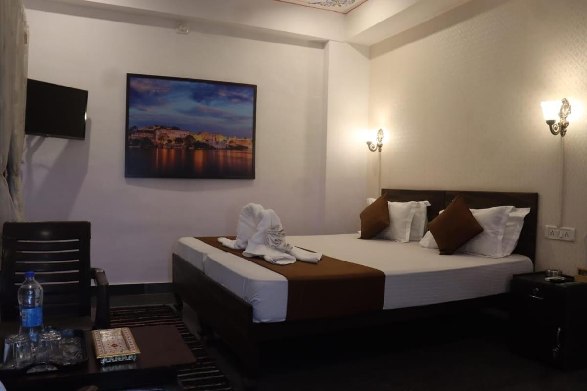 Hotel Shiv Palace ウダイプル エクステリア 写真