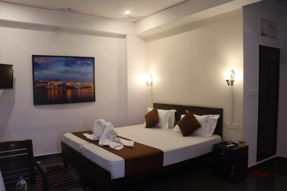 Hotel Shiv Palace ウダイプル エクステリア 写真