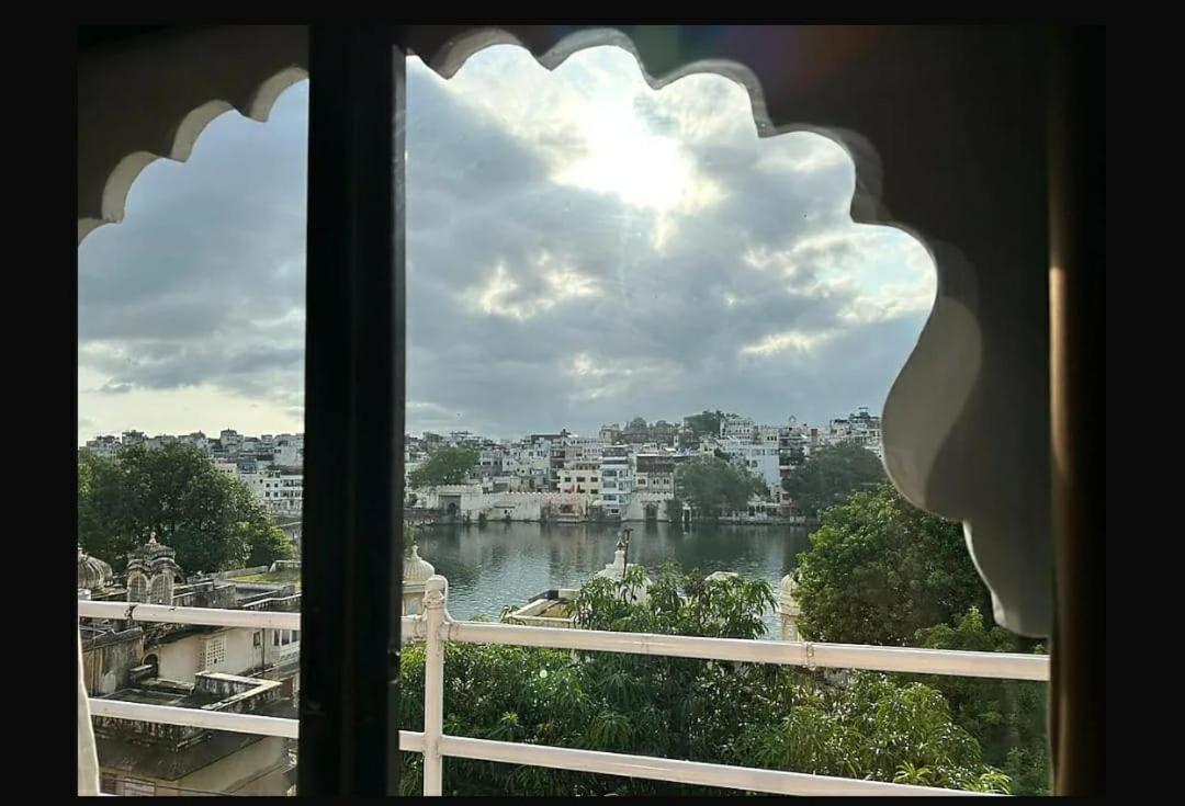 Hotel Shiv Palace ウダイプル エクステリア 写真