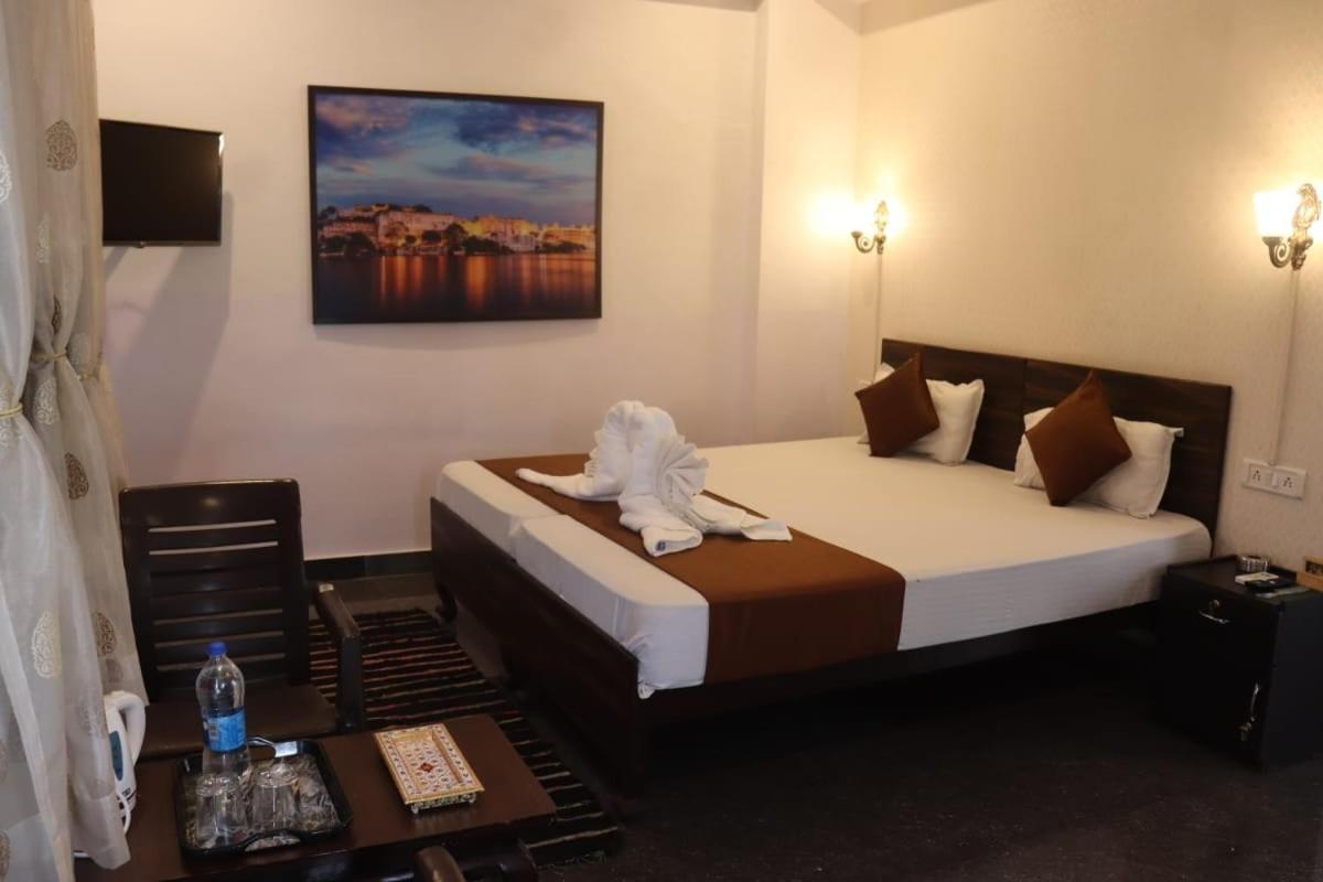 Hotel Shiv Palace ウダイプル エクステリア 写真