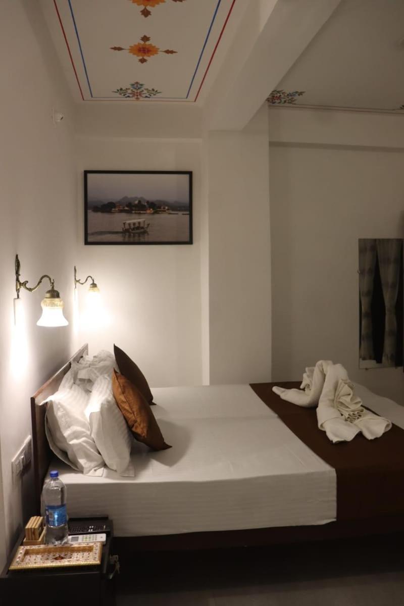 Hotel Shiv Palace ウダイプル エクステリア 写真