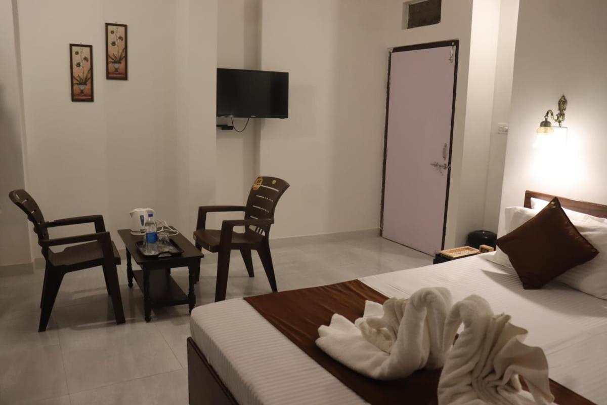 Hotel Shiv Palace ウダイプル エクステリア 写真