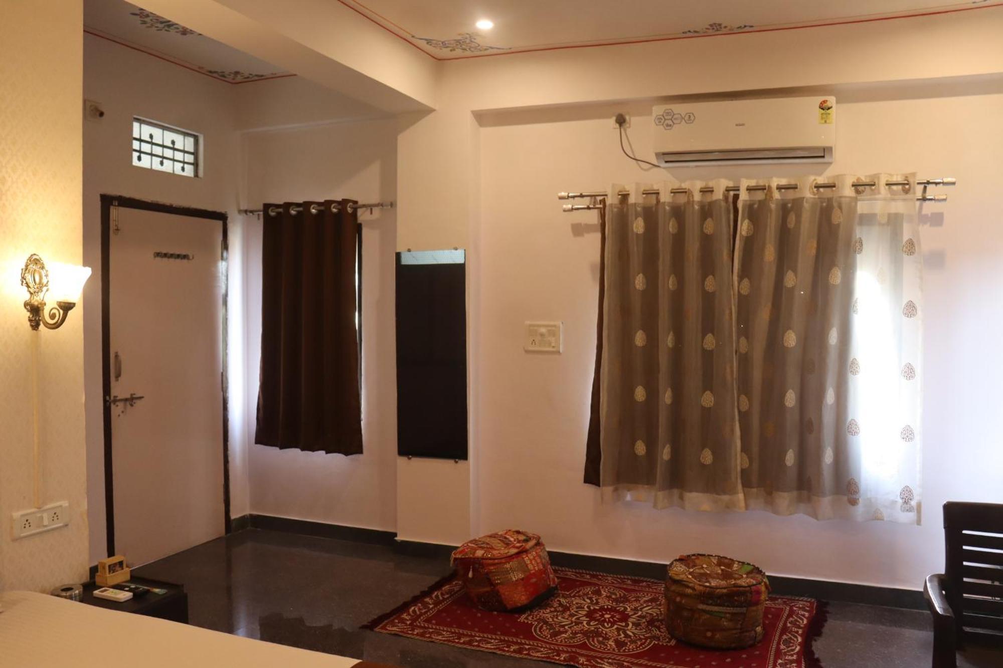 Hotel Shiv Palace ウダイプル 部屋 写真